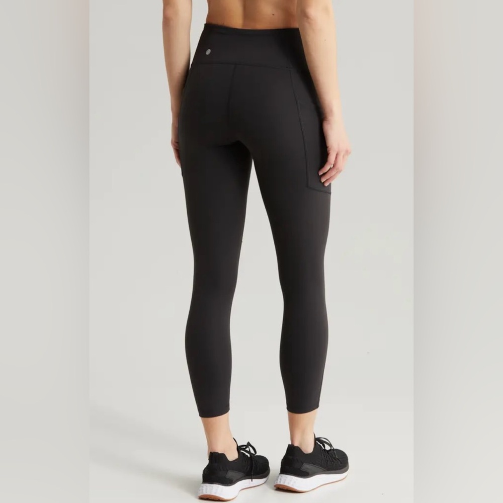 NWOT High-Waist Pocketed 7/8 Black Leggings - Picture 2 of 4